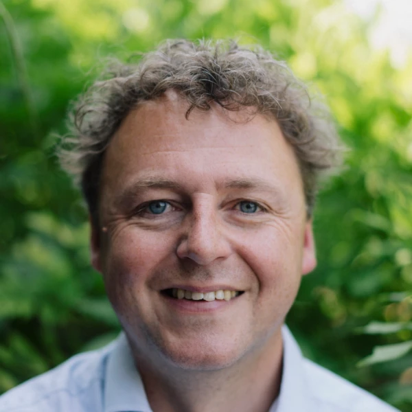 Dr Alex Warner
